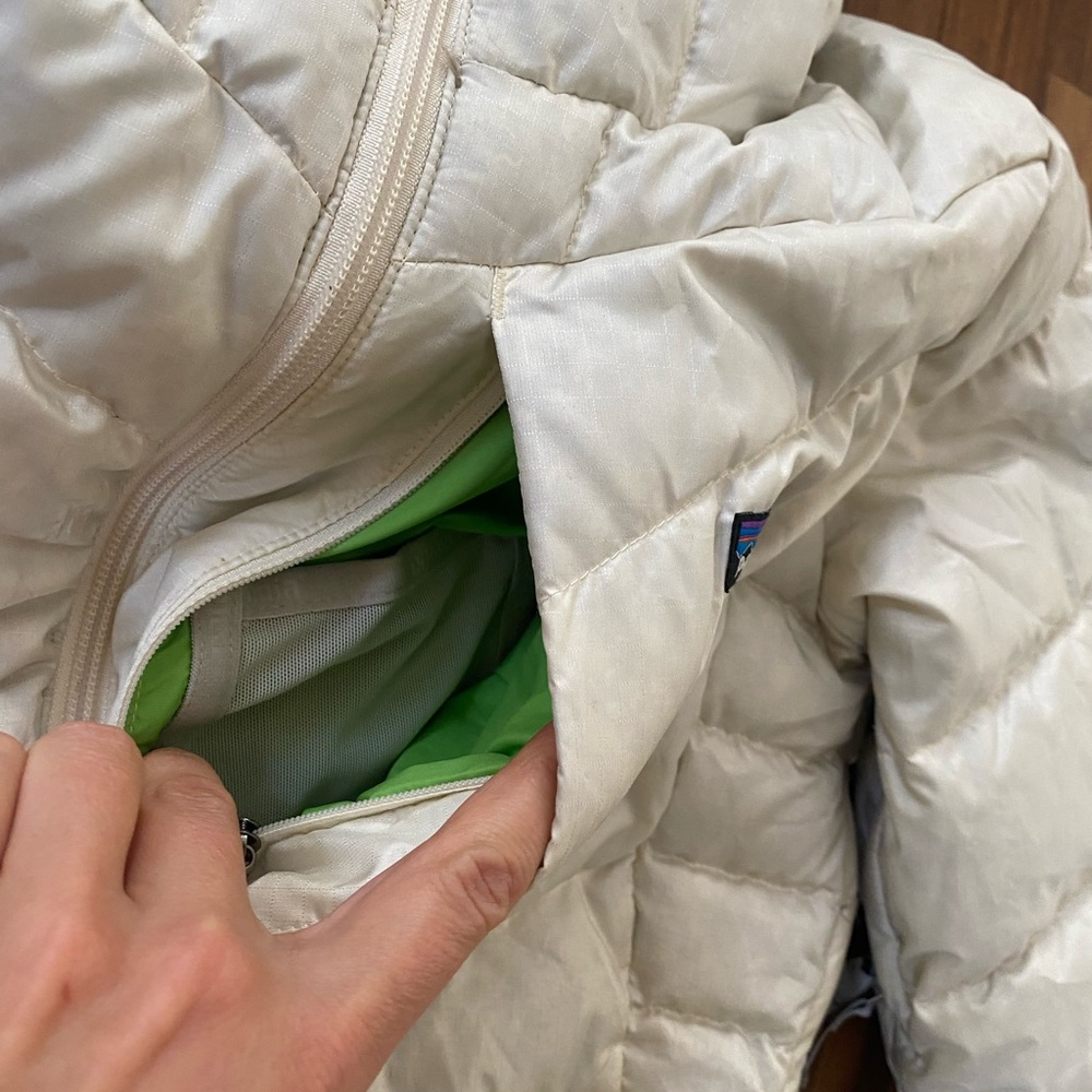 Patagonia off-white Puff Nano Jacket - Picture 2 of 12